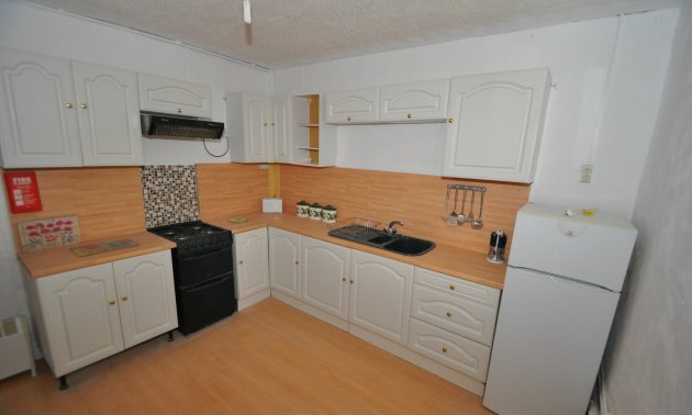 Resale - Country House -
Pinoso - Pinoso - Town