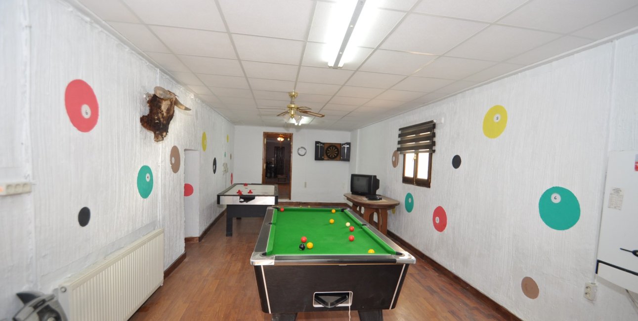 Resale - Country House -
Pinoso - Pinoso - Town