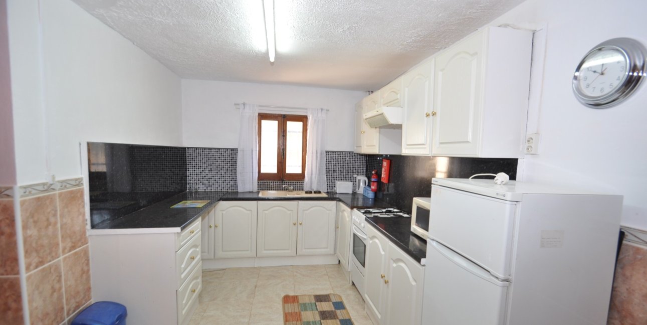 Resale - Country House -
Pinoso - Pinoso - Town