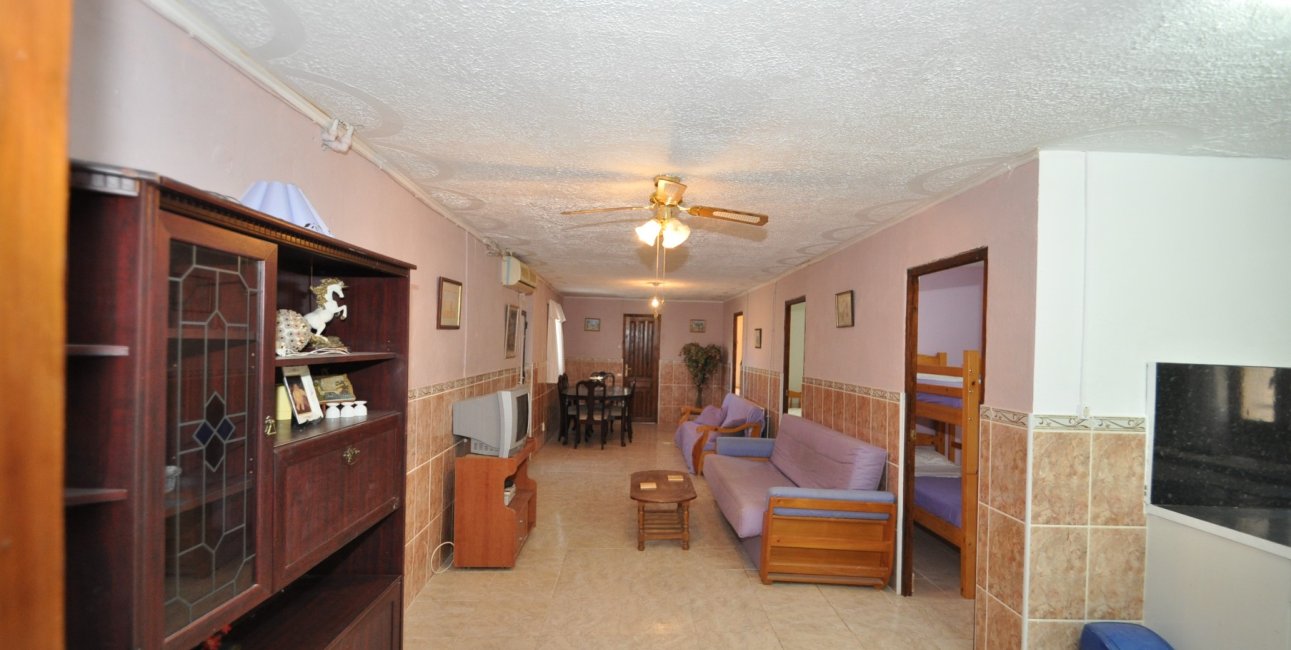 Resale - Country House -
Pinoso - Pinoso - Town