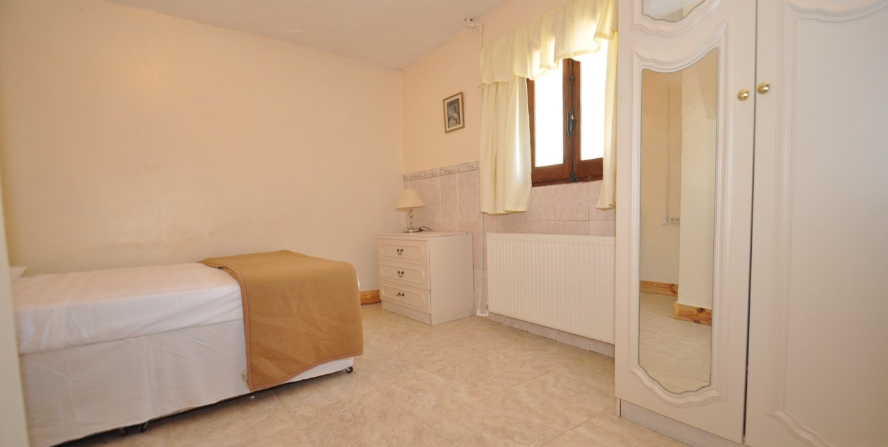 Resale - Country House -
Pinoso - Pinoso - Town