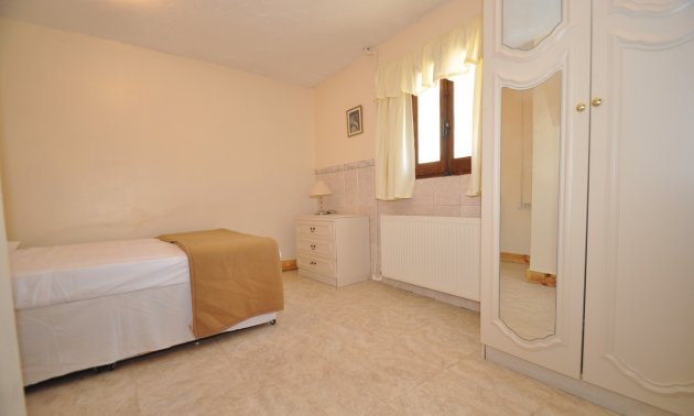 Resale - Country House -
Pinoso - Pinoso - Town