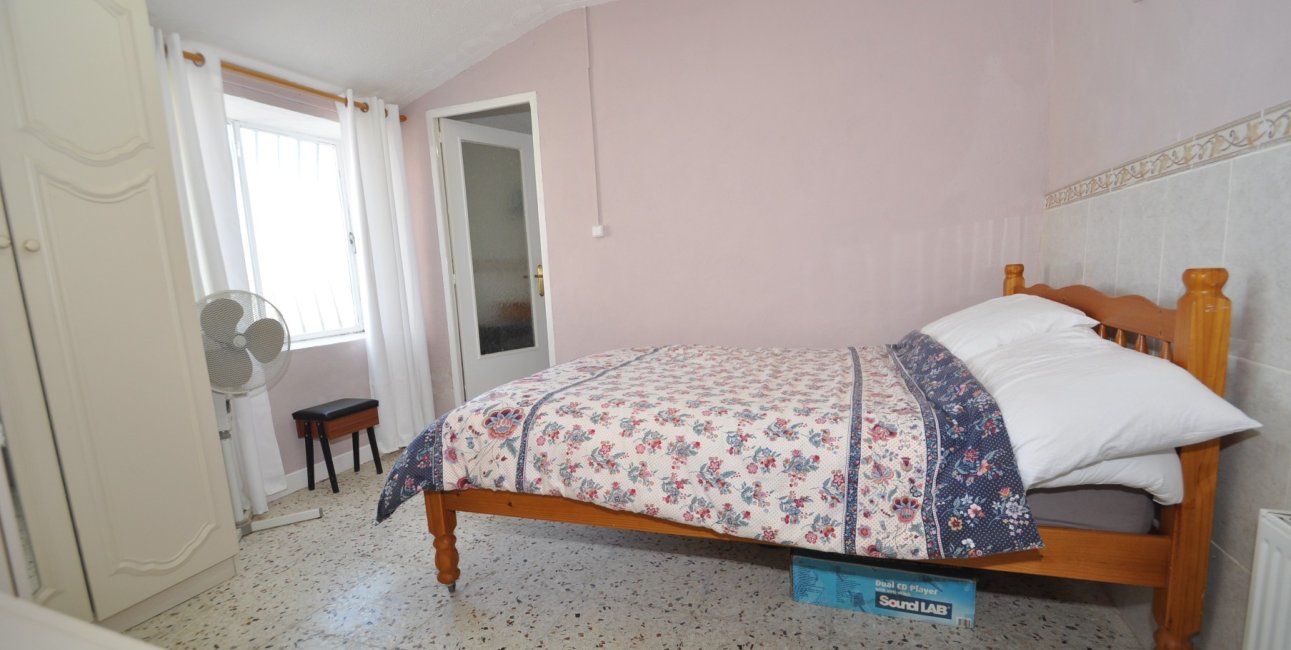 Resale - Country House -
Pinoso - Pinoso - Town
