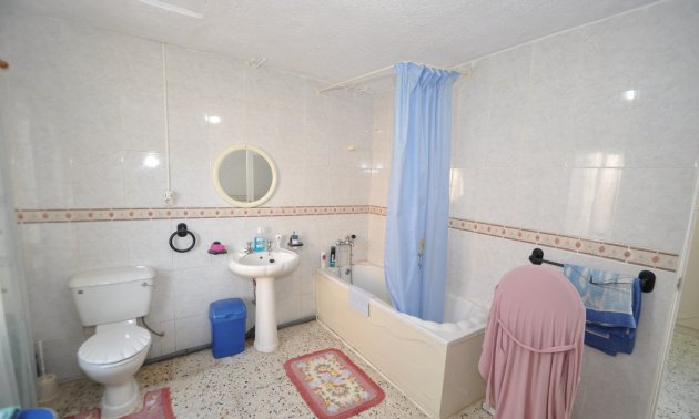 Resale - Country House -
Pinoso - Pinoso - Town