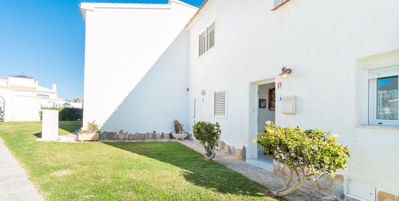Resale - Townhouse -
Orihuela Costa - Playa Flamenca