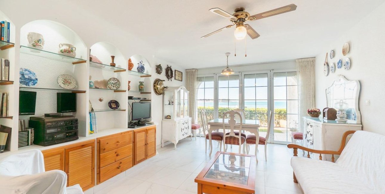 Resale - Townhouse -
Orihuela Costa - Playa Flamenca