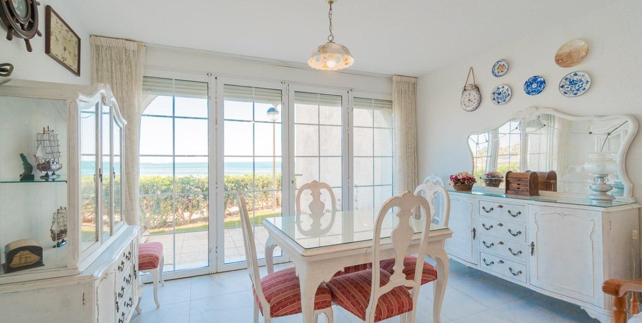 Resale - Townhouse -
Orihuela Costa - Playa Flamenca