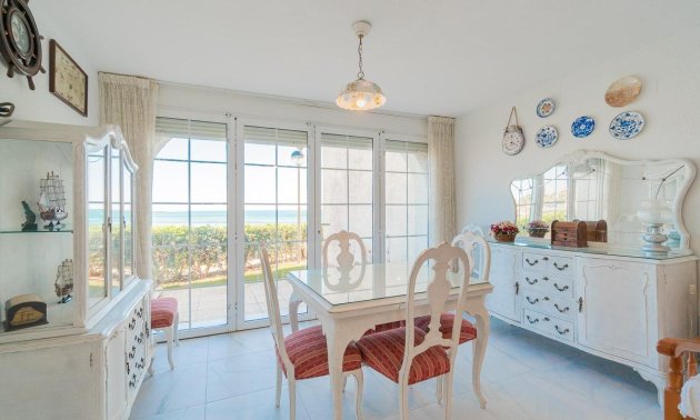 Resale - Townhouse -
Orihuela Costa - Playa Flamenca