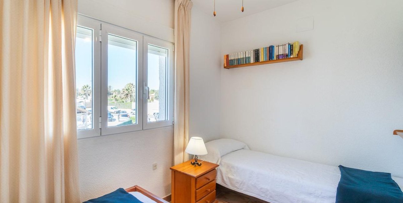 Resale - Townhouse -
Orihuela Costa - Playa Flamenca