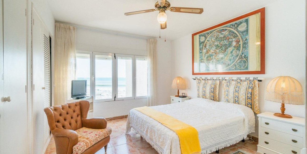 Resale - Townhouse -
Orihuela Costa - Playa Flamenca