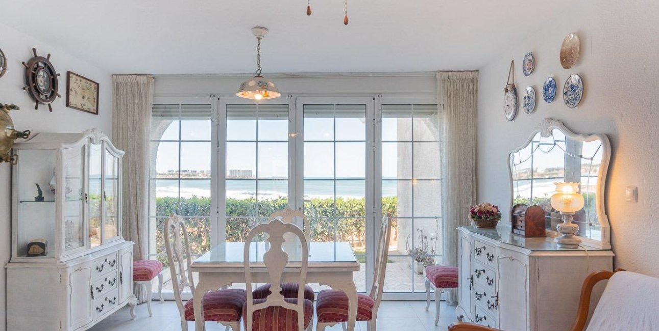 Resale - Townhouse -
Orihuela Costa - Playa Flamenca