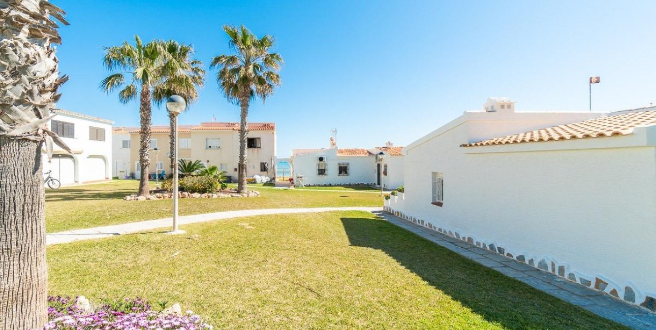 Resale - Townhouse -
Orihuela Costa - Playa Flamenca
