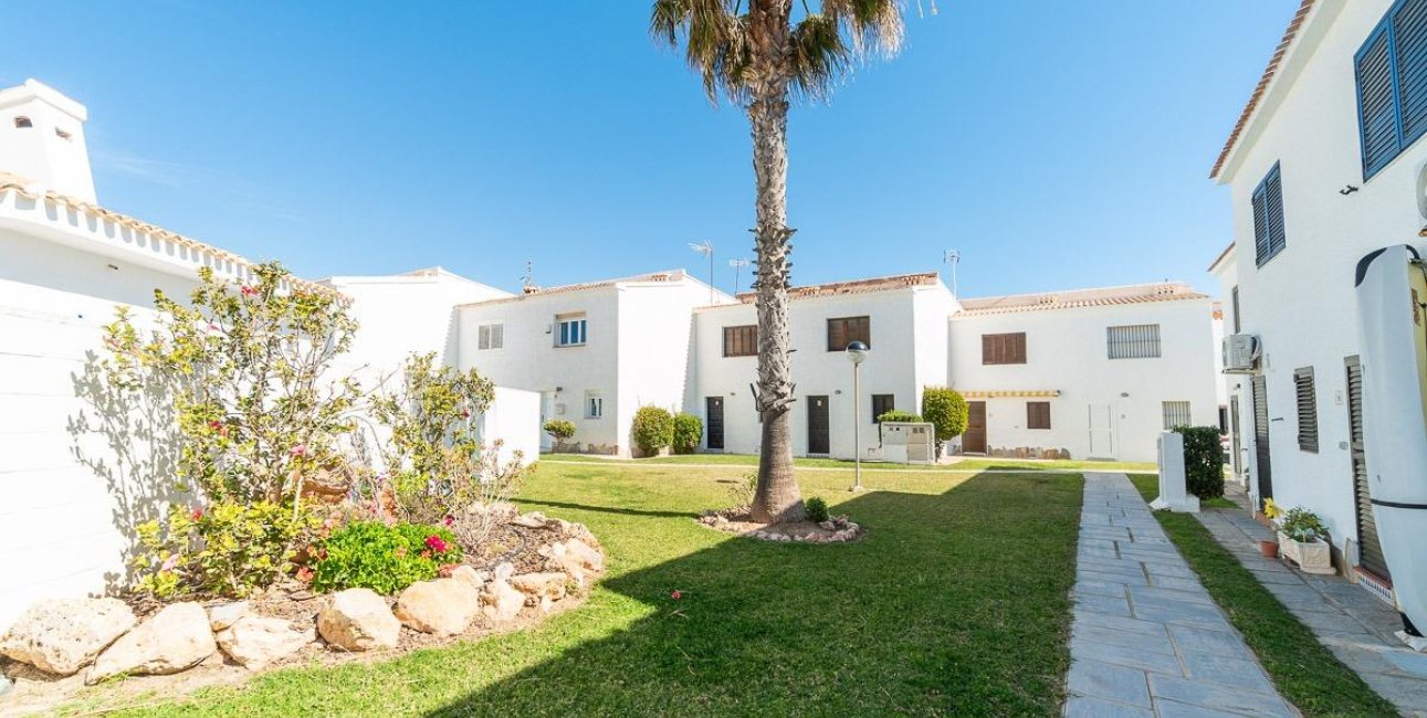 Resale - Townhouse -
Orihuela Costa - Playa Flamenca