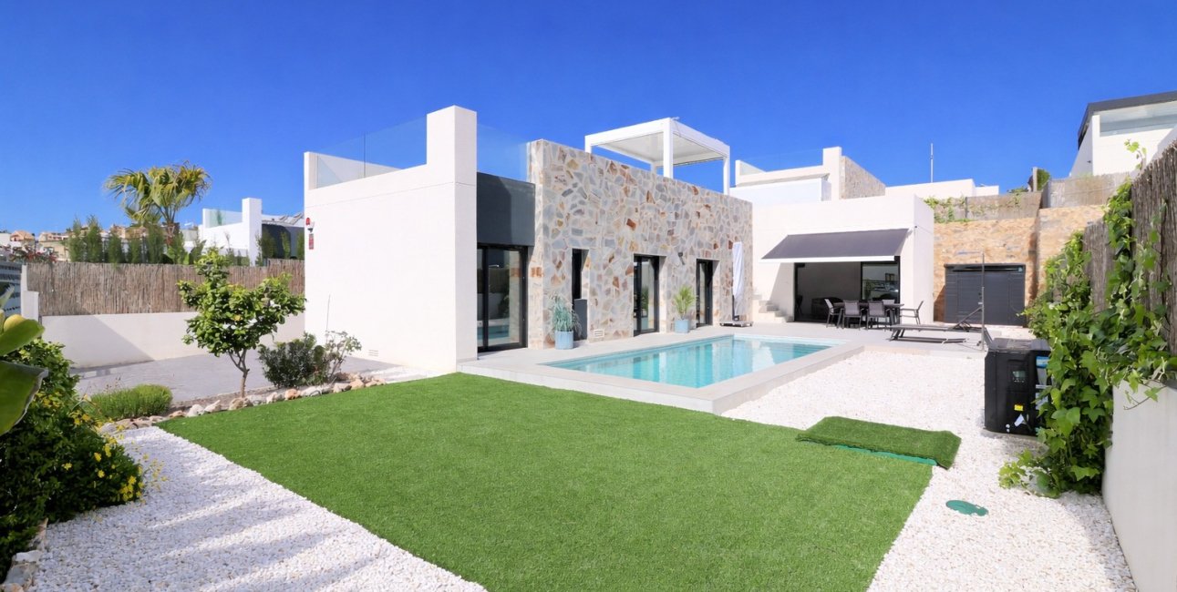 Resale - Villa -
Algorfa - La Finca Golf Resort