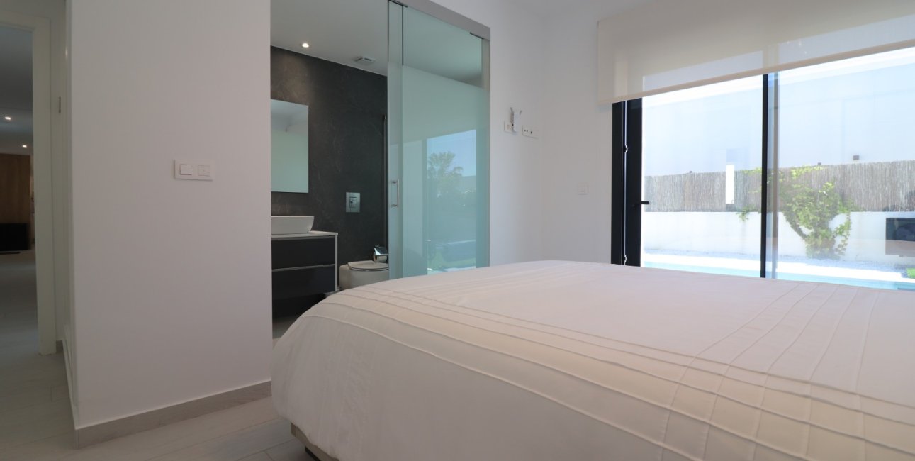 Resale - Villa -
Algorfa - La Finca Golf Resort