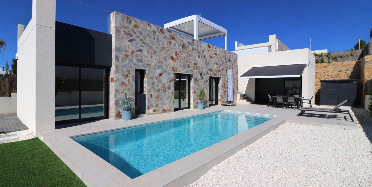 Resale - Villa -
Algorfa - La Finca Golf Resort