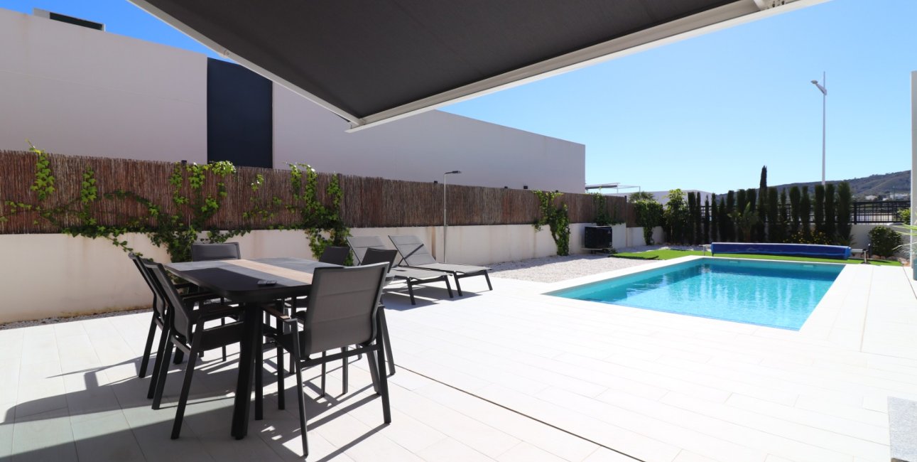 Resale - Villa -
Algorfa - La Finca Golf Resort