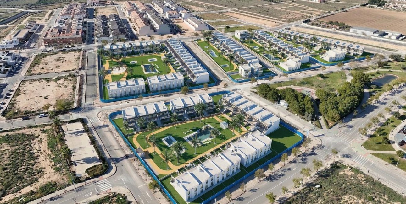 Rynek pierwotny - Bungalowy -
Pilar de la Horadada - pueblo