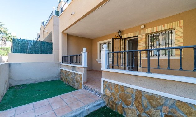 Resale - Bungalow -
Orihuela Costa - Villamartin