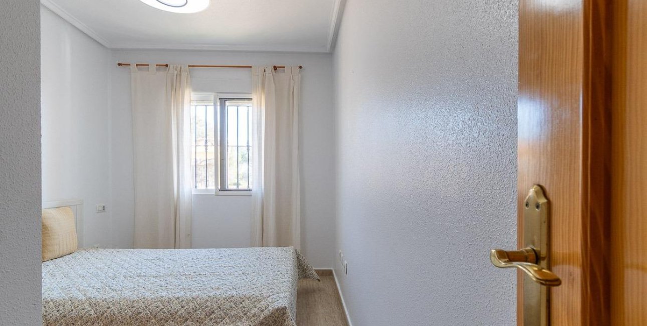 Resale - Bungalow -
Orihuela Costa - Villamartin