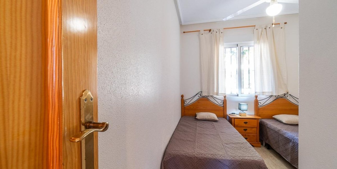 Resale - Bungalow -
Orihuela Costa - Villamartin