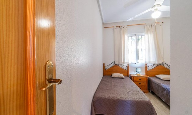 Resale - Bungalow -
Orihuela Costa - Villamartin