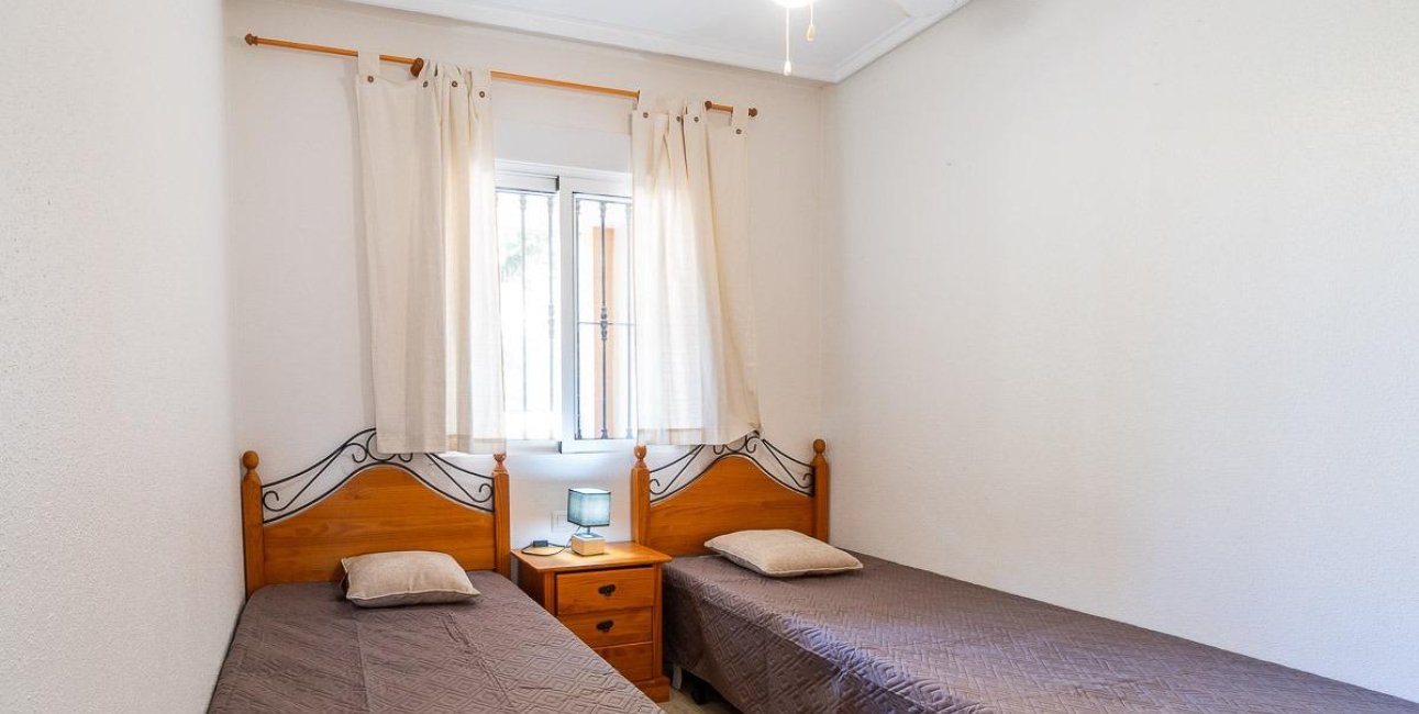 Resale - Bungalow -
Orihuela Costa - Villamartin