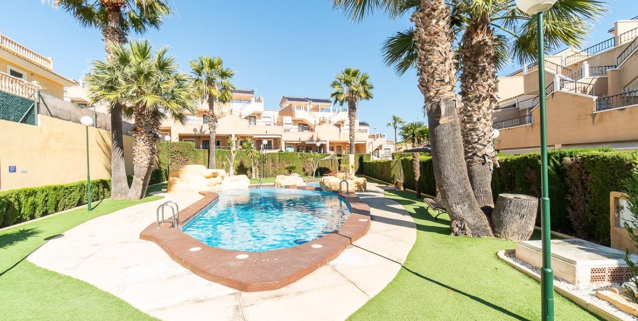 Resale - Bungalow -
Orihuela Costa - Villamartin