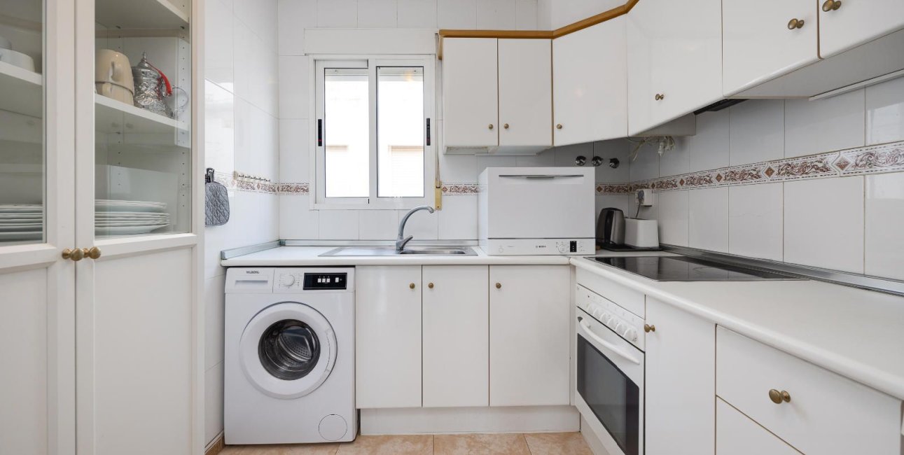 Resale - Bungalow -
Torrevieja - Carrefour