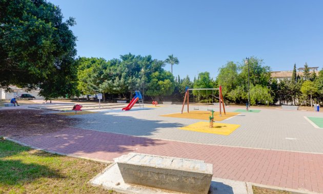 Resale - Bungalow -
Torrevieja - Carrefour