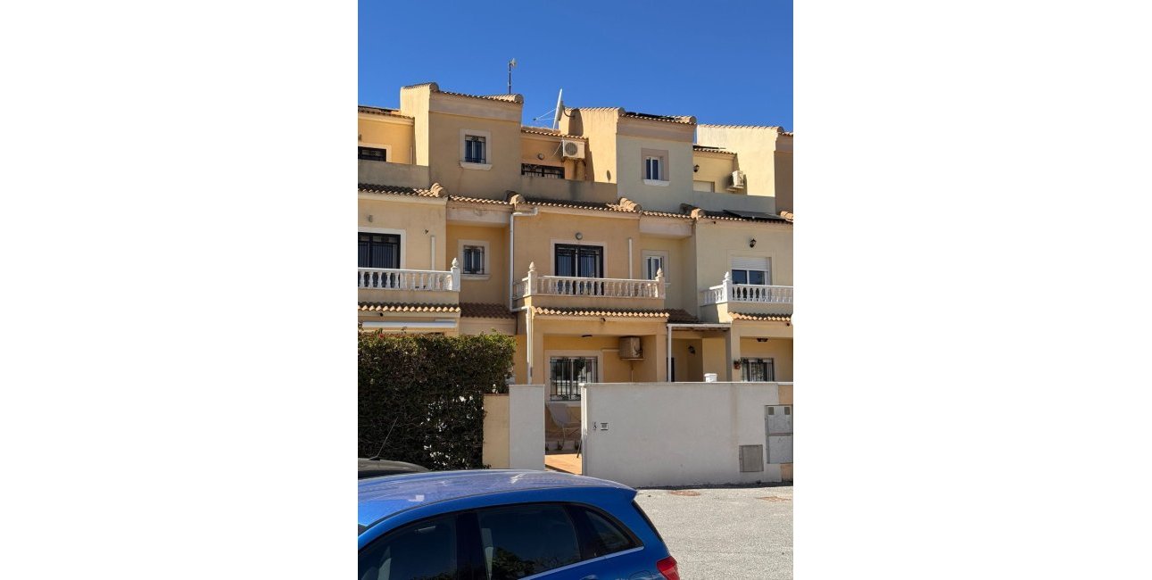 Resale - Townhouse -
Orihuela Costa - Campoamor