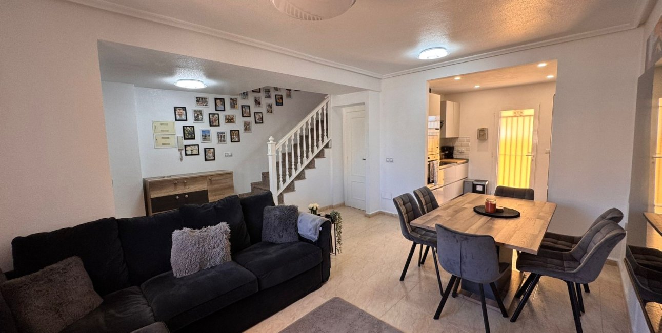 Resale - Townhouse -
Orihuela Costa - Campoamor