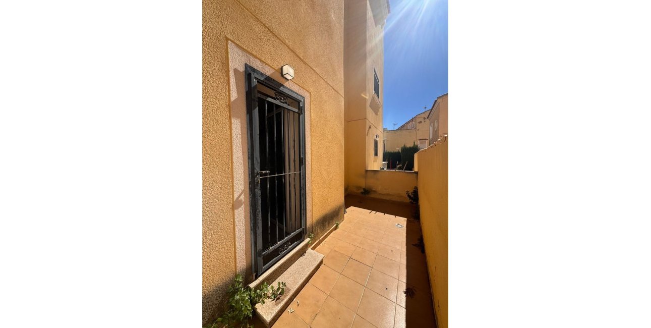 Resale - Townhouse -
Orihuela Costa - Campoamor