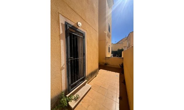 Resale - Townhouse -
Orihuela Costa - Campoamor