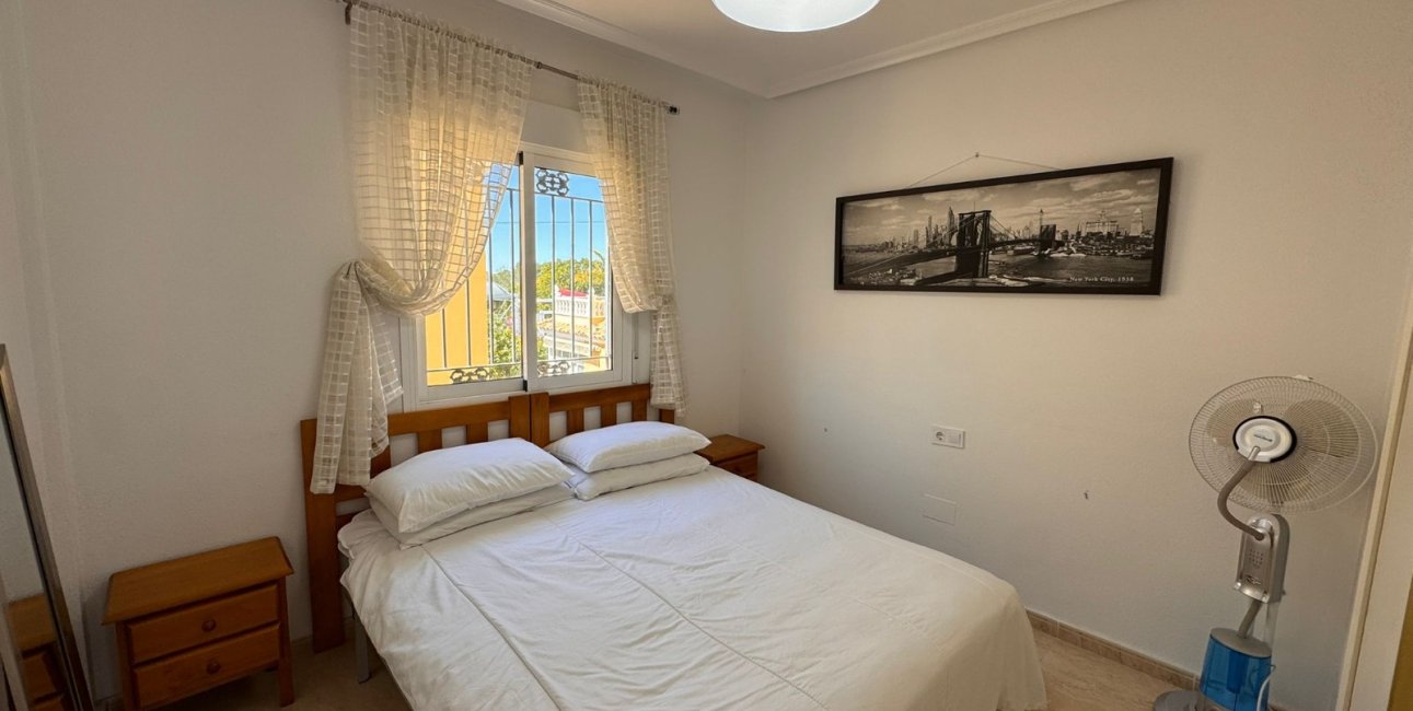 Resale - Townhouse -
Orihuela Costa - Campoamor