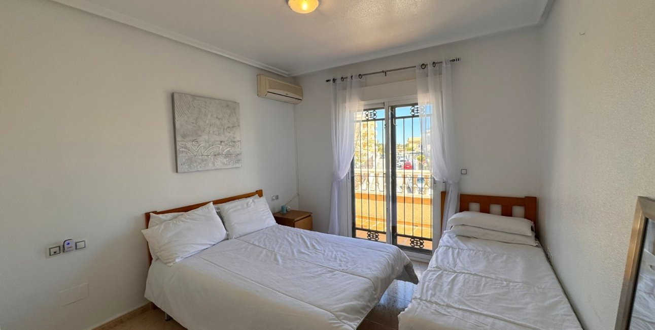 Resale - Townhouse -
Orihuela Costa - Campoamor