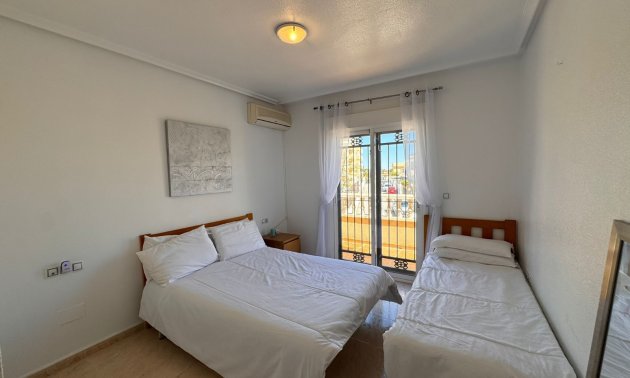 Resale - Townhouse -
Orihuela Costa - Campoamor