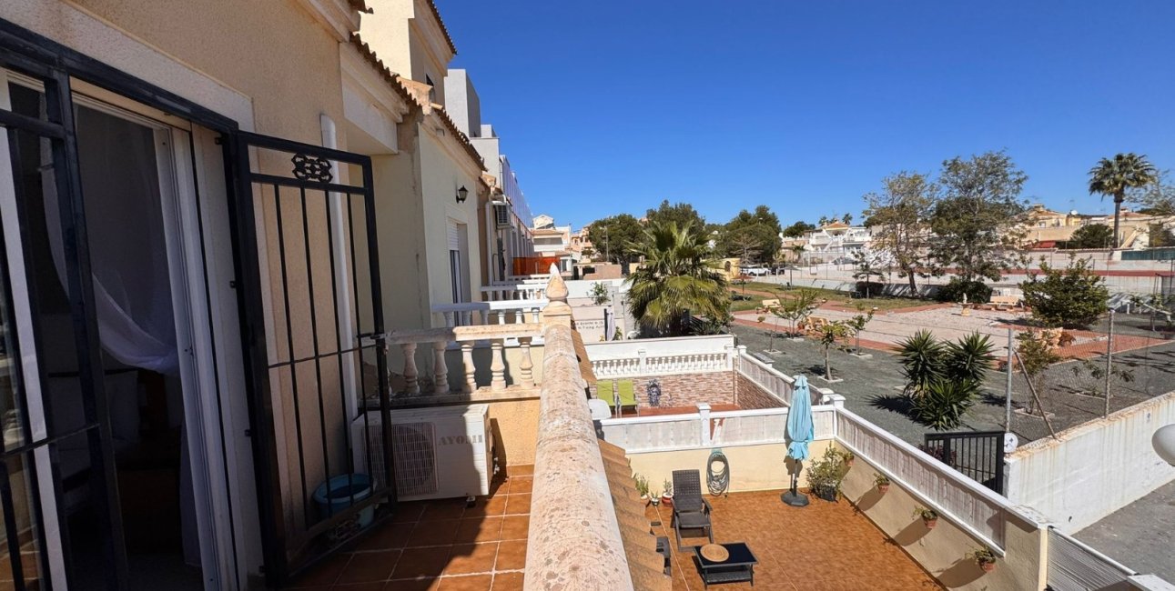 Resale - Townhouse -
Orihuela Costa - Campoamor