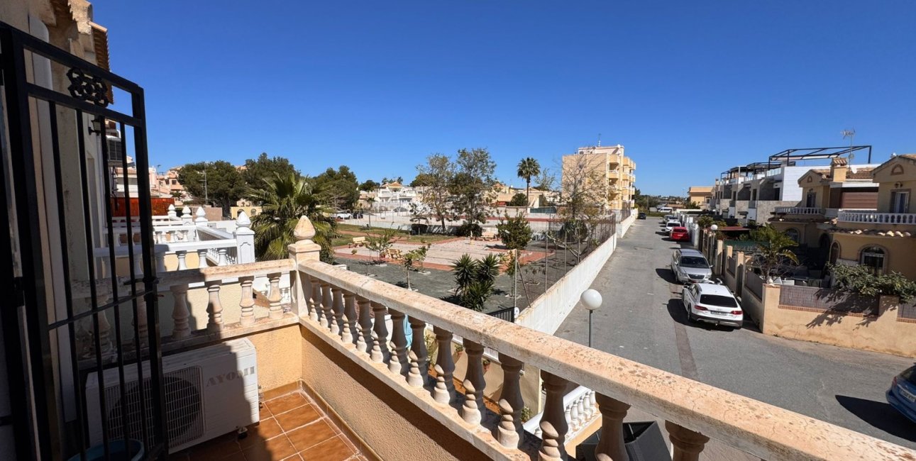 Resale - Townhouse -
Orihuela Costa - Campoamor