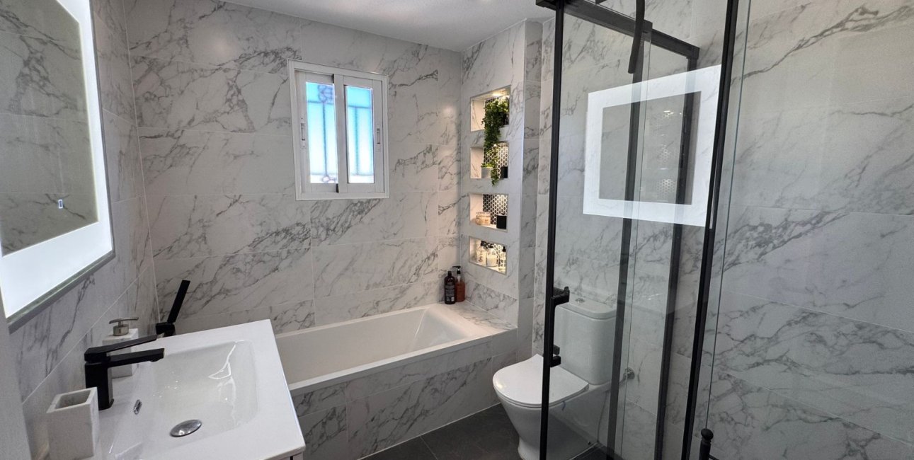 Resale - Townhouse -
Orihuela Costa - Campoamor