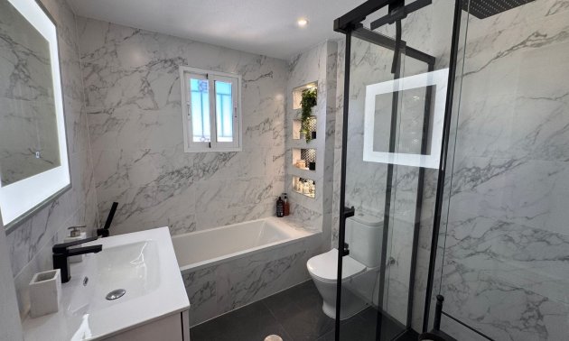 Resale - Townhouse -
Orihuela Costa - Campoamor