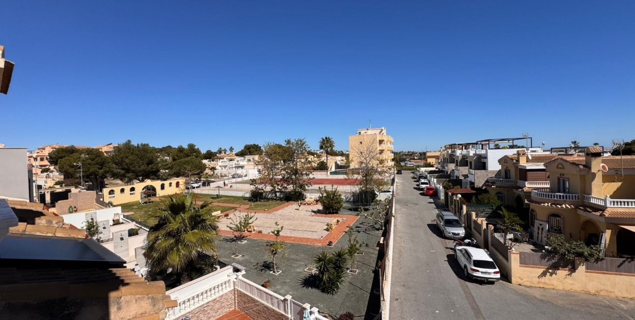 Resale - Townhouse -
Orihuela Costa - Campoamor