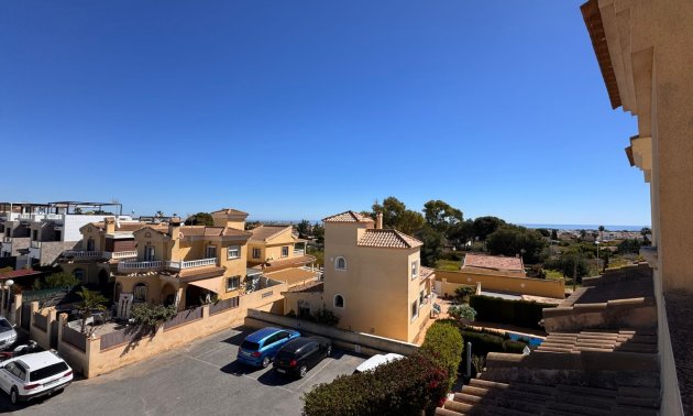 Resale - Townhouse -
Orihuela Costa - Campoamor