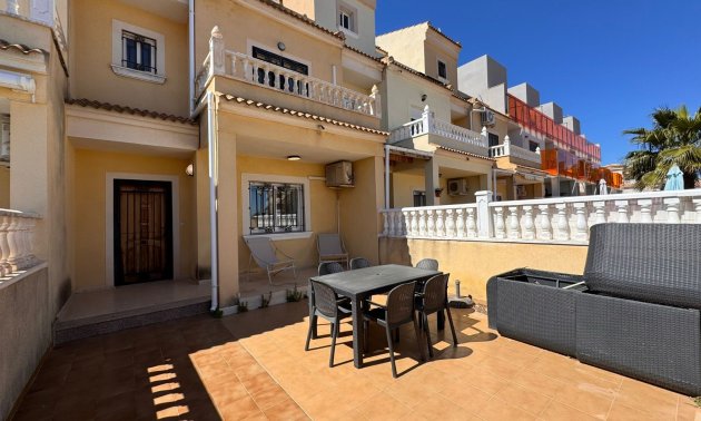 Resale - Townhouse -
Orihuela Costa - Campoamor