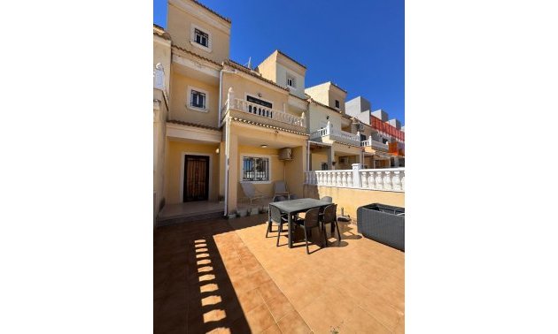 Resale - Townhouse -
Orihuela Costa - Campoamor