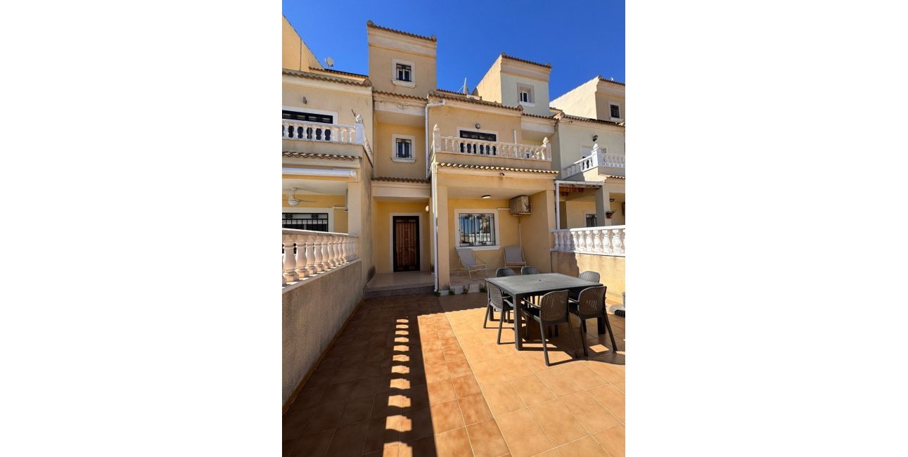 Resale - Townhouse -
Orihuela Costa - Campoamor