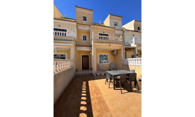 Resale - Townhouse -
Orihuela Costa - Campoamor
