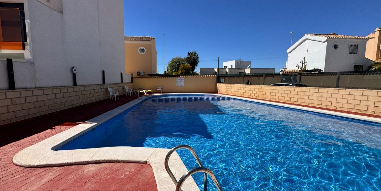 Resale - Townhouse -
Orihuela Costa - Campoamor