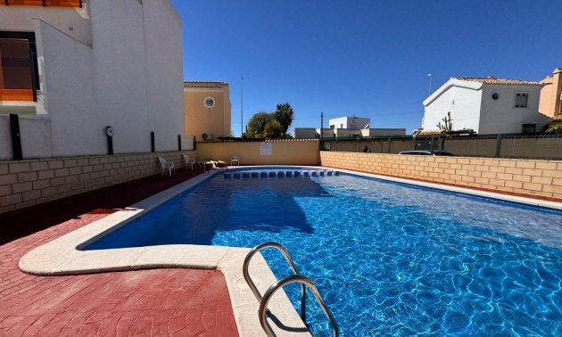 Resale - Townhouse -
Orihuela Costa - Campoamor
