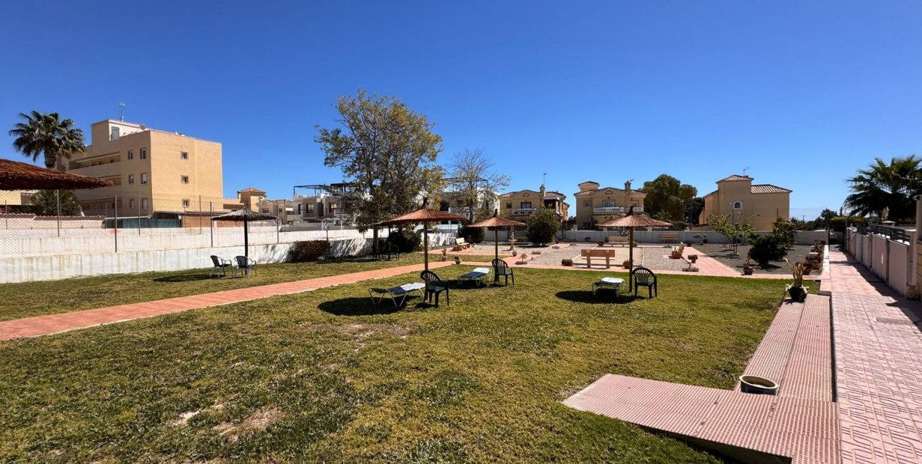 Resale - Townhouse -
Orihuela Costa - Campoamor